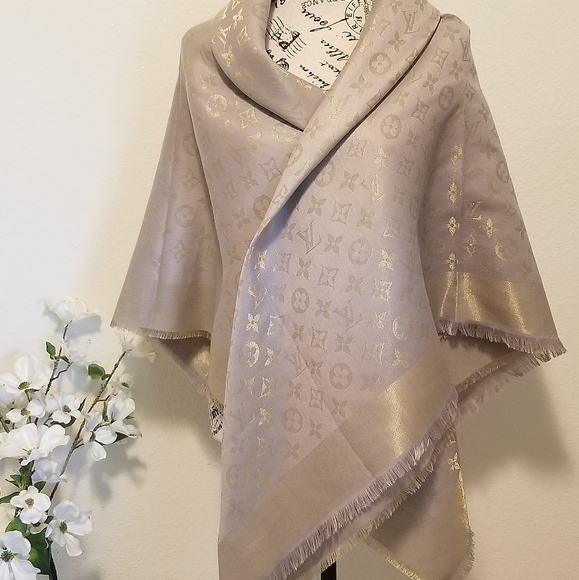 Louis Vuitton Accessories - ⚜Louis Vuitton⚜ Shine Shawl